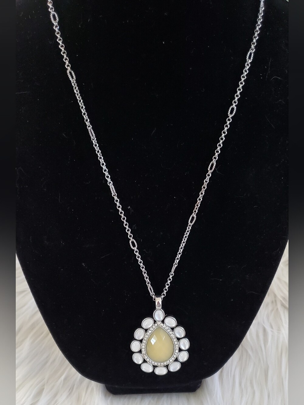 WHBM Reversible Teardrop Pendant Necklace Blk Faceted Glass Pale Yellow Cabochon